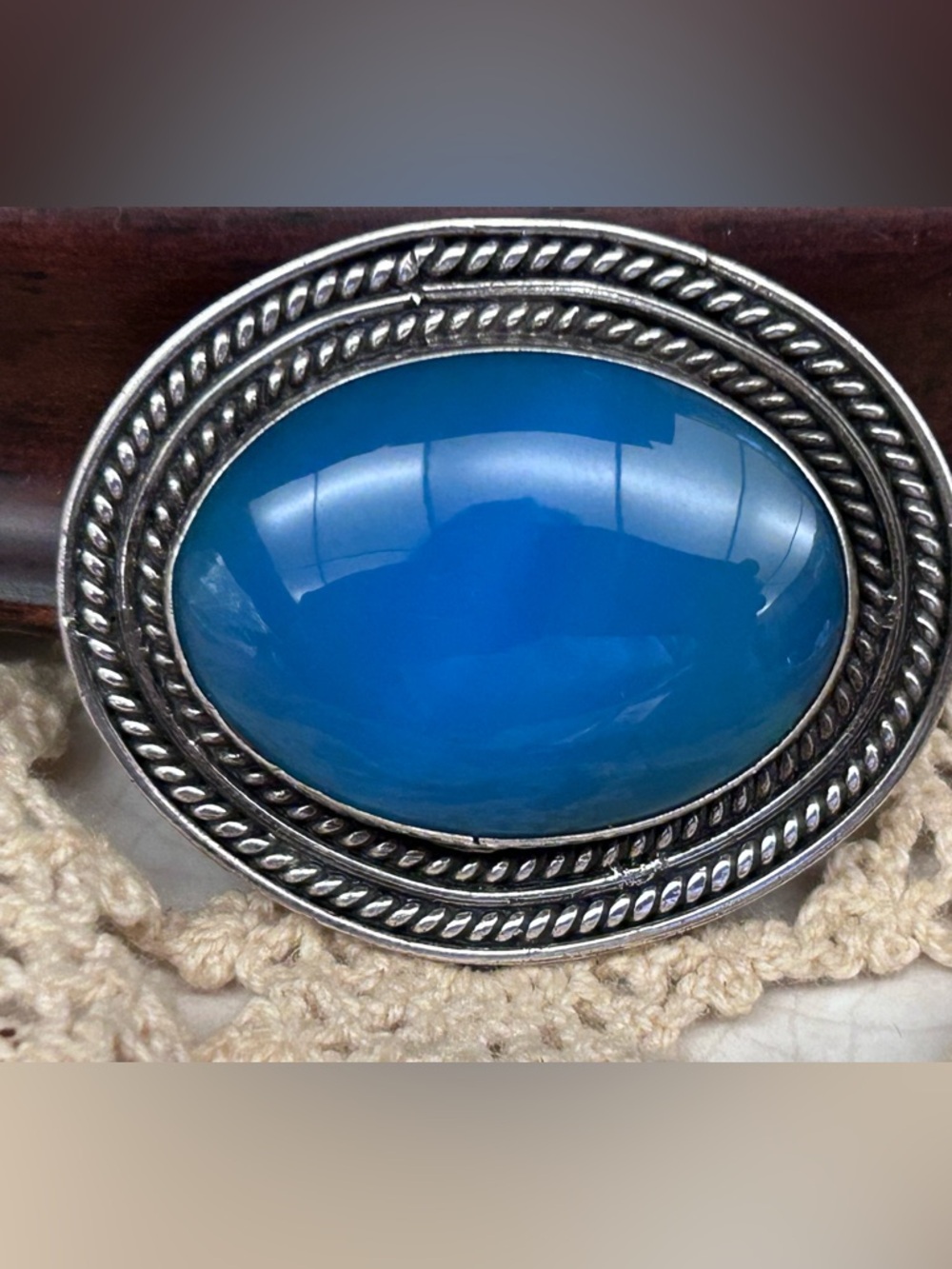 Vtg Artisanal Sterling Silver Oval Chalcedony Cabochon Brooch w Double Rope Edge